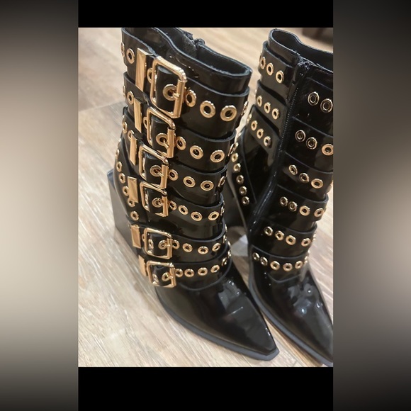 Jeffrey Campbell Black leather patent ankle boots with gold buckles. Size 5.5 - Picture 4 of 9